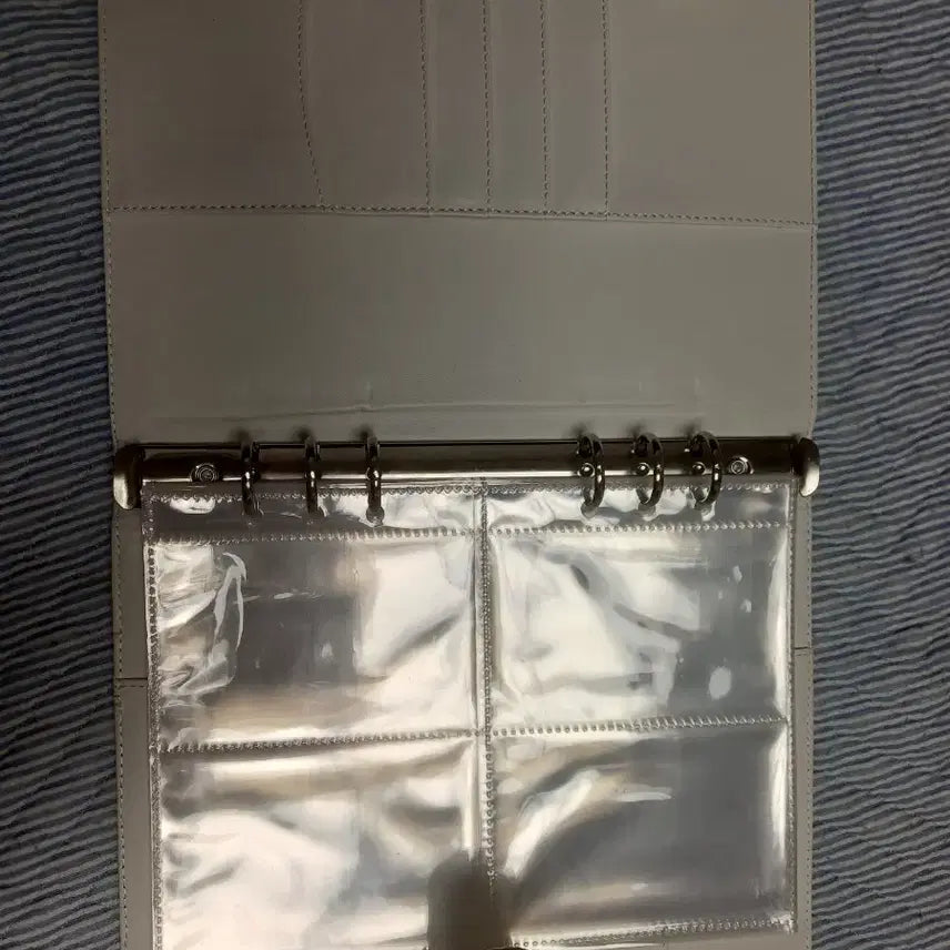 [BUNJANG] White Binder with 10 Inner Sleeves / 바인더 (속지10장)