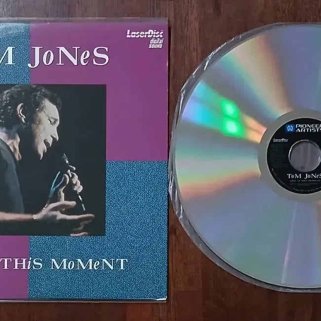[BUNJANG] Tom Jones Live at This Moment LaserDisc / 톰 존스 Live at This Moment 레이저 디스크