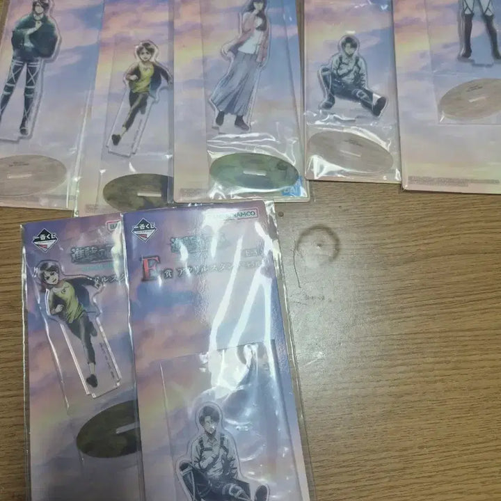 [BUNJANG] Attack on Titan Acrylic Stand Bundle / 진격의 거인 아크릴 일괄 판매합니다