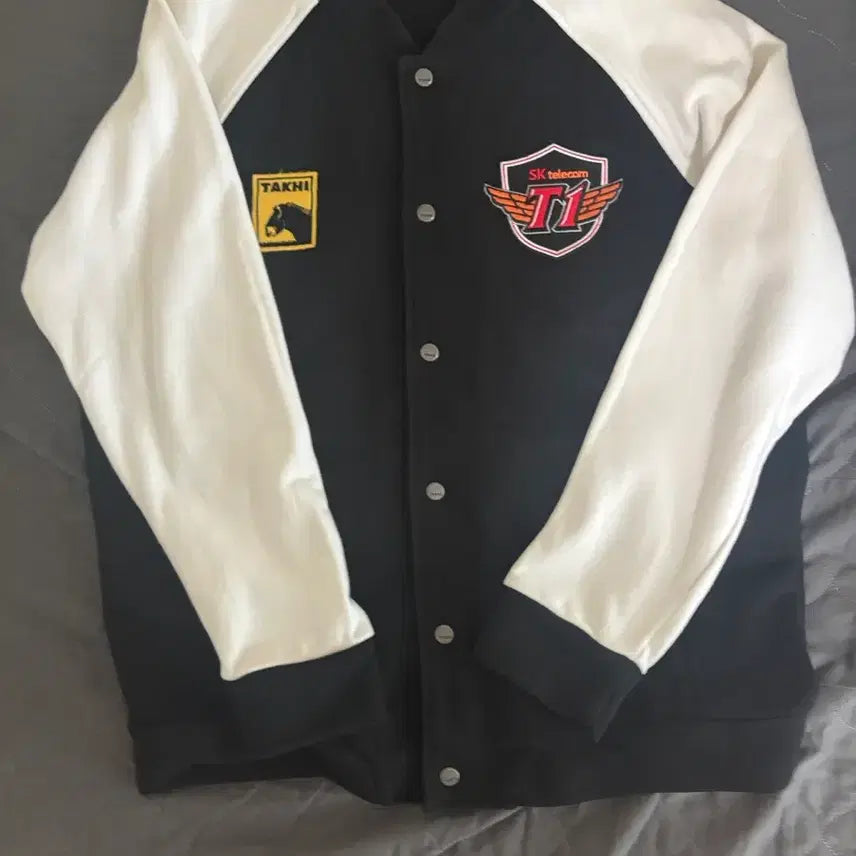 [SOLD OUT] 2019 SKT T1 유니폼 자켓
