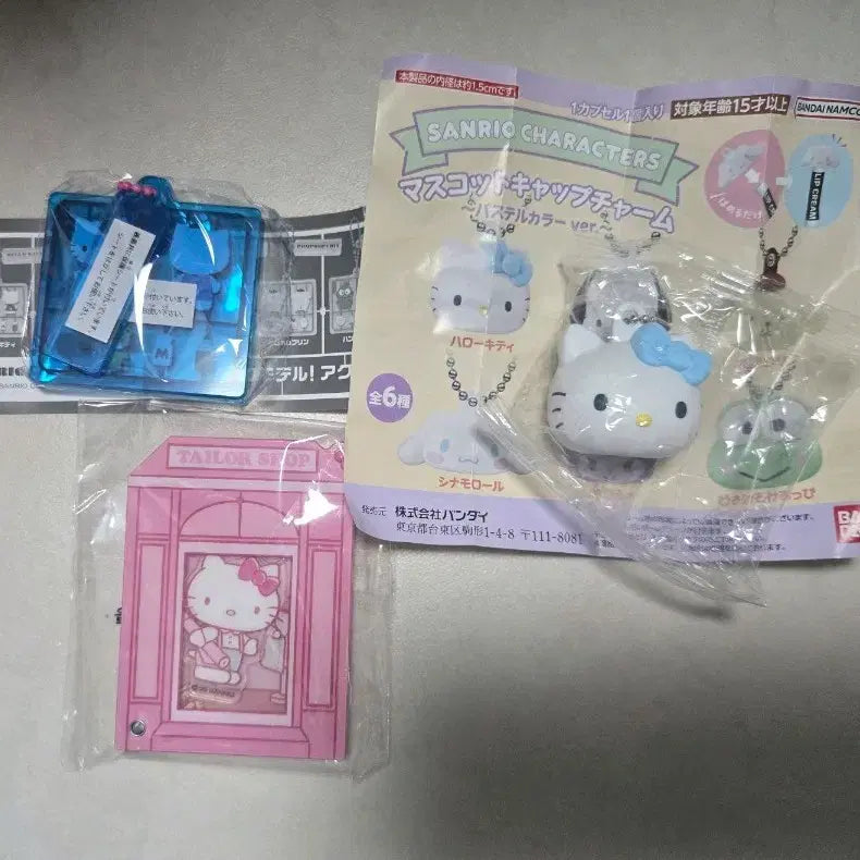 [BUNJANG] Hello Kitty Acrylic Standee &amp; Lip Balm Charm Set / 키티세트 키티가챠