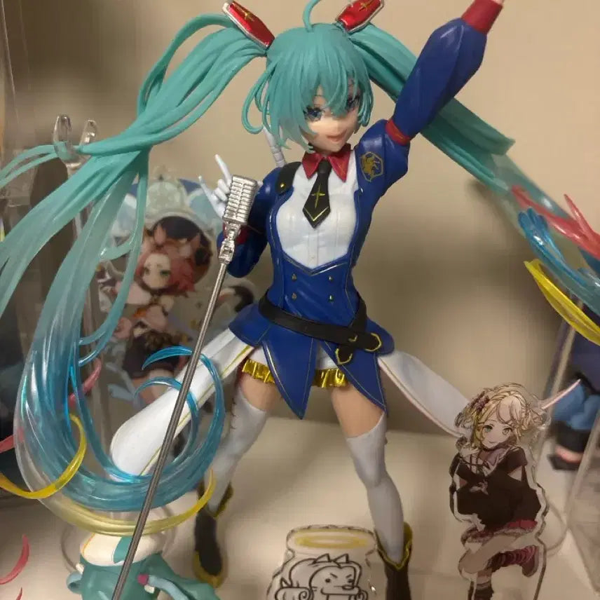 [BUNJANG] Gundam 50th Anniversary Collaboration Miku Figure / 건담 50주년 콜라보 미쿠