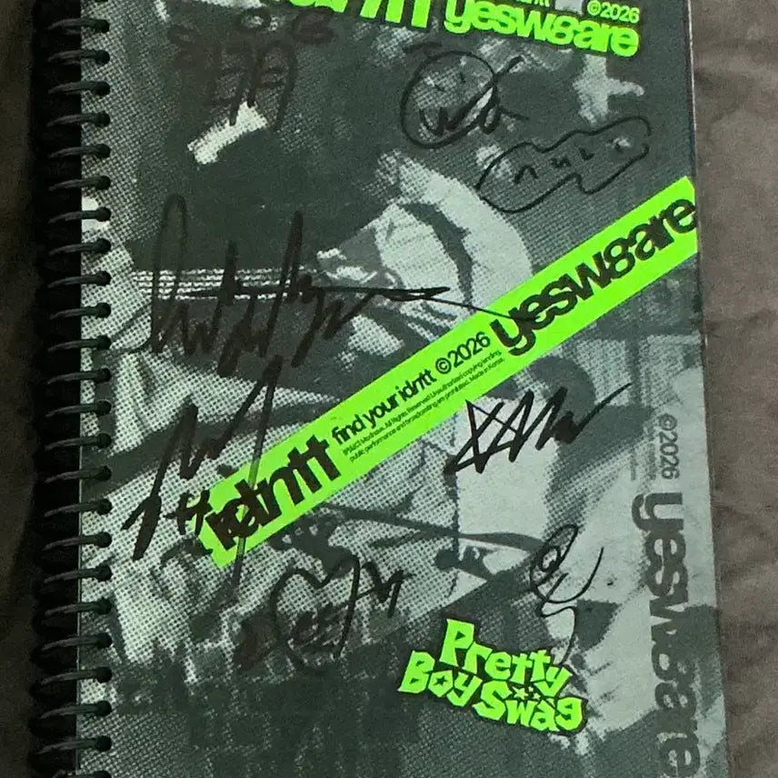 [BUNJANG] Identity idntt Signed Album / 아이덴티티 idntt 싸인 앨범 비매