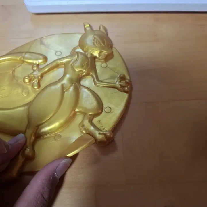 [BUNJANG] Pokemon Mewtwo Gold Holographic Ddakji 1997 Nintendo / 희귀 포켓몬 뮤츠 골드 입체 딱지 1997 닌텐도 딱지