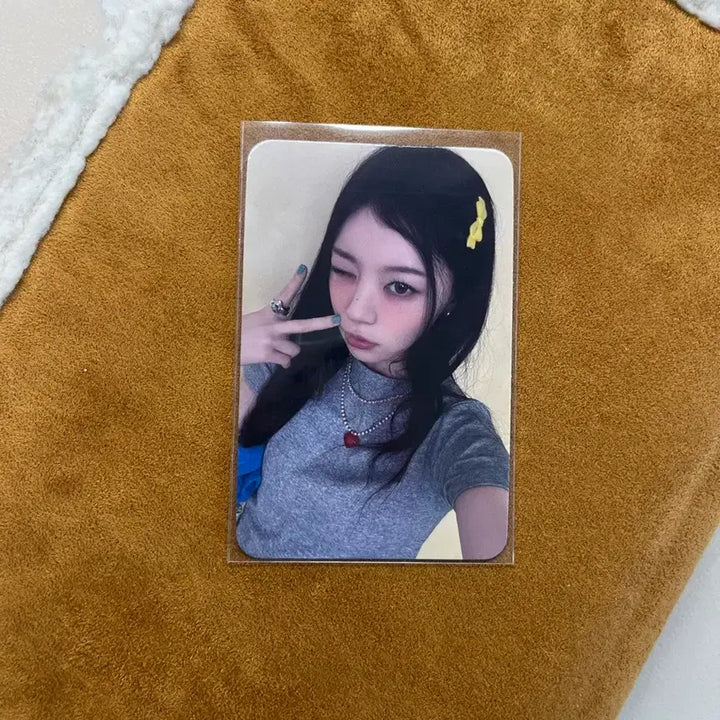 [BUNJANG] ILLIT Mami Ilapin Atapatai Olive Young Exclusive Photocard / 아일릿 MAMIHLAPINATAPAI 올리브영 특전 모카 포카