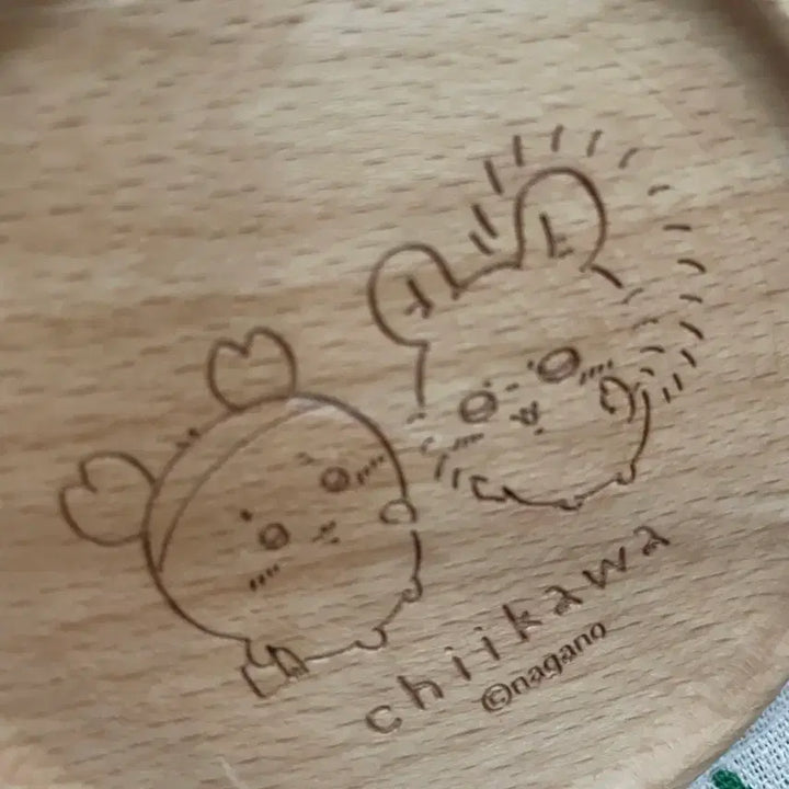[BUNJANG] Chiikawa Momonga Kani Happy Blossom Wooden Coaster / 치이카와 먼작귀 모몽가 카니 해피블로썸 원목 코스터