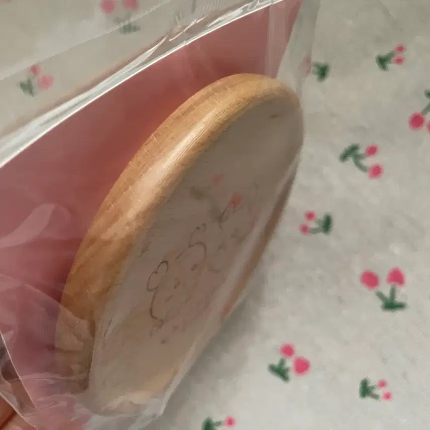 [BUNJANG] Chiikawa Momonga Kani Happy Blossom Wooden Coaster / 치이카와 먼작귀 모몽가 카니 해피블로썸 원목 코스터