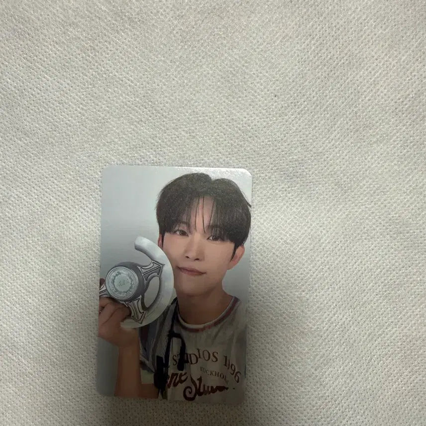 [BUNJANG] ARDIWON SEUNGMIN Photocard / 알디원 응원봉 건우 포카 양도합니다~!