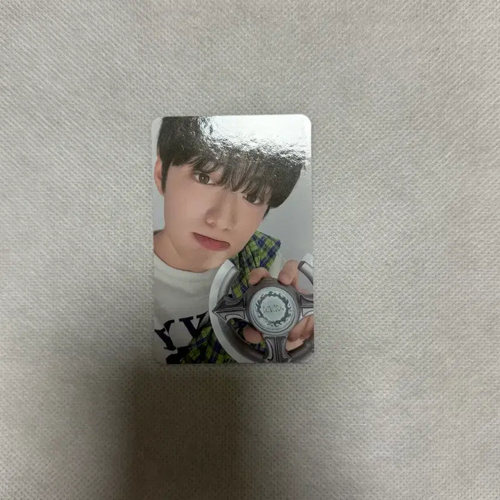 [BUNJANG] Aldi One Lightstick Sanghyun Photocard / 알디원 응원봉 상현포카 양도합니다~!