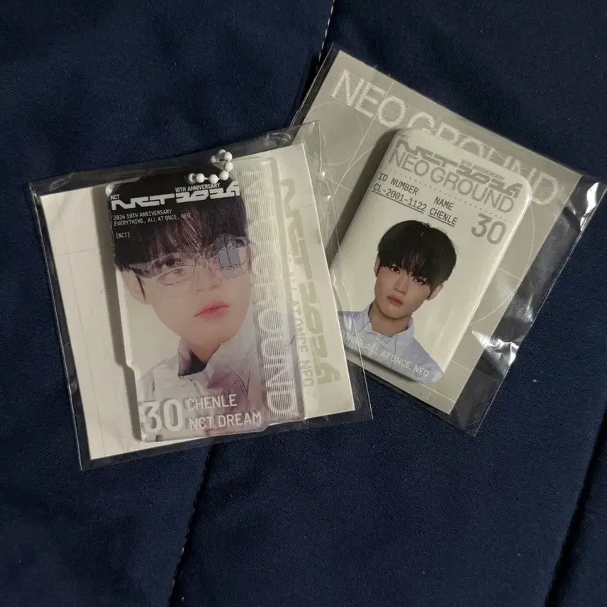 [BUNJANG] NCT 10th Anniversary Pop-up Cheonlo Lenticular Keychain + Metal Badge Set / 엔시티 10주년 팝업 가챠 천러 렌티큘러키링+메탈뱃지