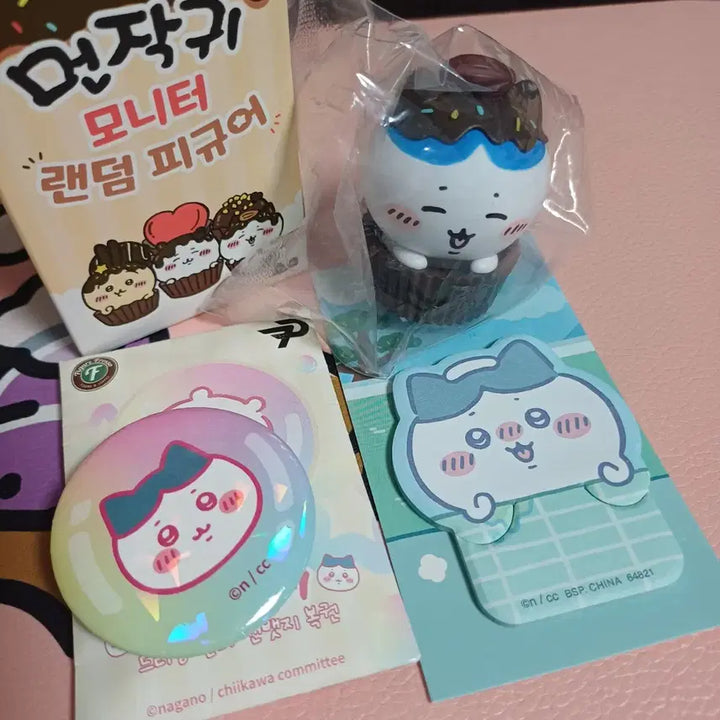 [BUNJANG] Monchiiki Hachiware Garmya Monitor Figure &amp; Can Badge Bundle Set / [먼작귀]하치와레 가르마 일괄판매