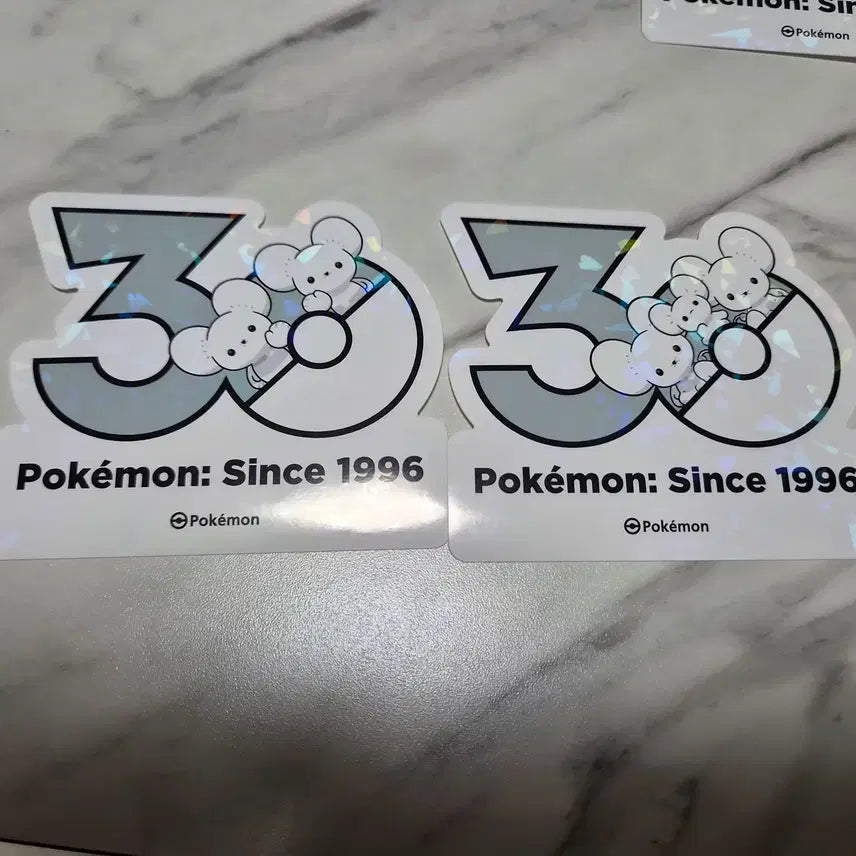 [BUNJANG] Pokemon 30th Anniversary Logo Sticker - Sentret &amp; Furret (3-Character Version) / 포켓몬 30주년 로고 스티커 두리쥐, 파밀리쥐(3마리) 판매합니다.