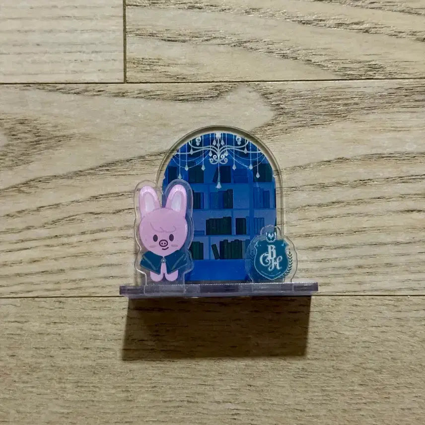 [BUNJANG] Stray Kids Magic Shop Dwaekki Acrylic Stand / 스키즈 매직스쿨 돼끼 아크릴 스탠드