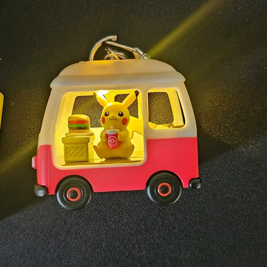 [BUNJANG] Lotteria Pikachu Camper Van Keychain / 롯데리아 피카츄 캠핑카 키링