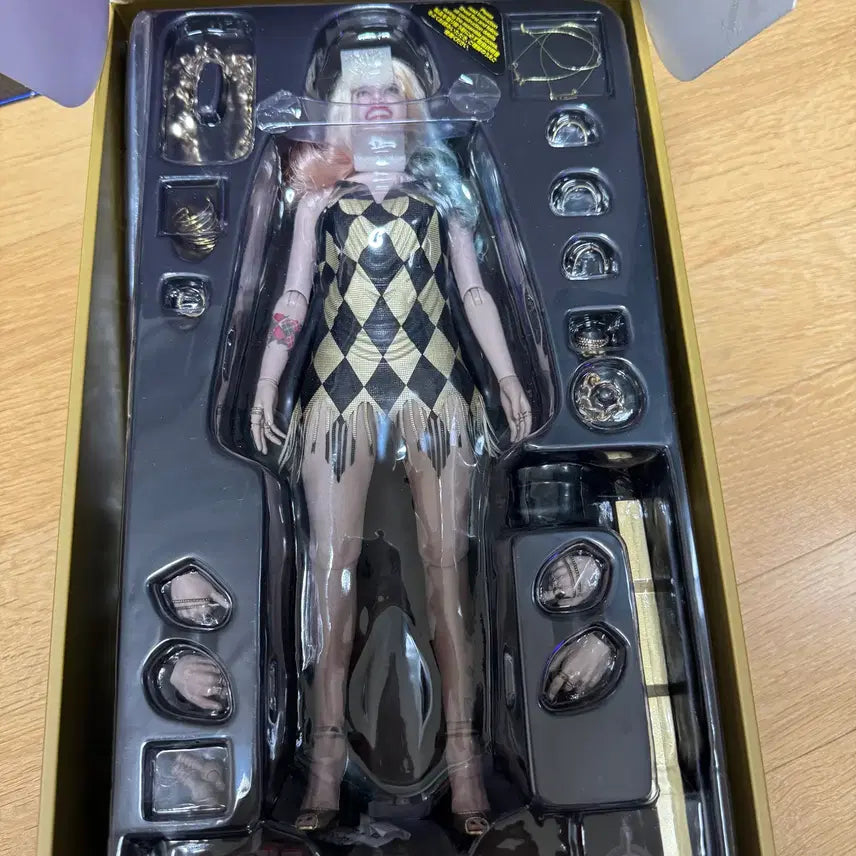 [BUNJANG] Hot Toys Harley Quinn Dress Version Figure / 핫토이 할리퀸 댄스(드레스) 버젼 합니다