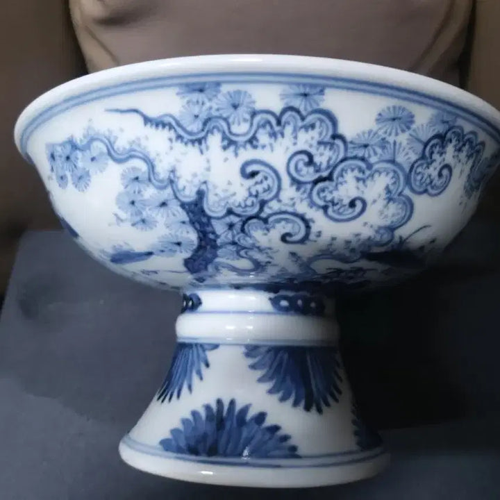 [BUNJANG] Ming Dynasty, Xuande Period Celadon Porcelain Vase with Three Friends of Winter and Scholar Figures / 명.선덕제.기물/고사인물도/고적완.
