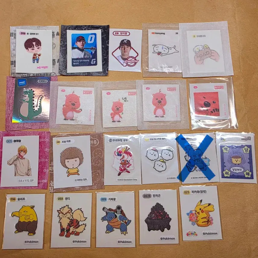 [BUNJANG] Various Sealed and Unsealed Character Stickers / 띠부띠부씰 여러가지 모음.