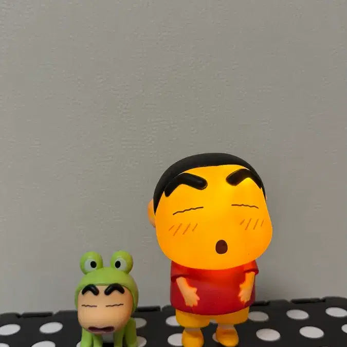 [BUNJANG] Crayon Shin-chan Figure &amp; Mood Lamp Set / 짱구 피규어 + 무드등