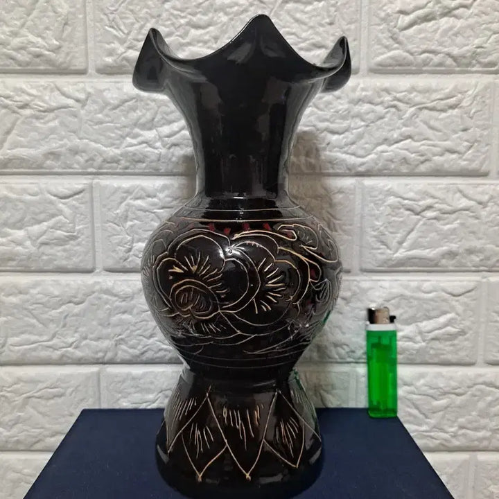 [BUNJANG] Black Glazed Celadon Porcelain Vase with Gold Inlay / 흑유금채 화병도자기