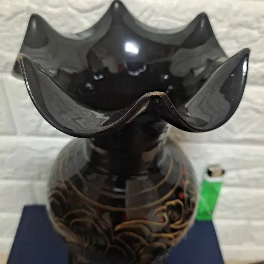 [BUNJANG] Black Glazed Celadon Porcelain Vase with Gold Inlay / 흑유금채 화병도자기