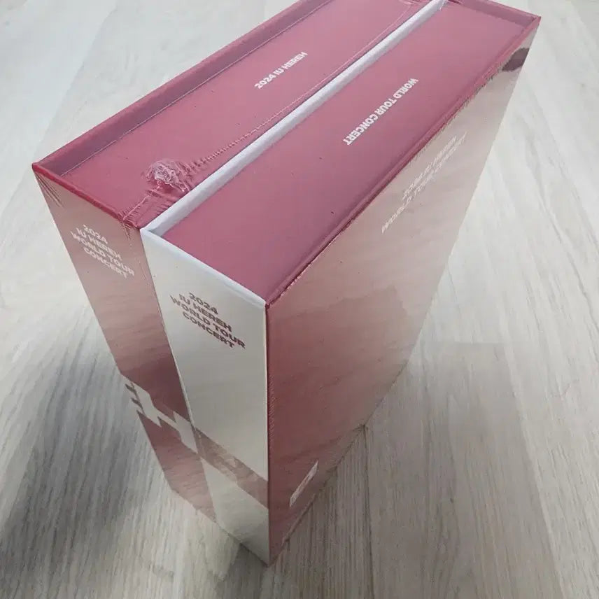 [BUNJANG] IU 2024 HEREH World Tour Concert Blu-ray / (미개봉)아이유 2024 HEREH 월드투어 콘서트 블루레이