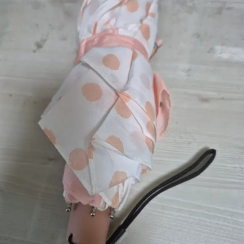 [BUNJANG] Polka Dot Folding Umbrella (White/Pink) / 땡땡이 접이식 우산 (흰색/핑크)