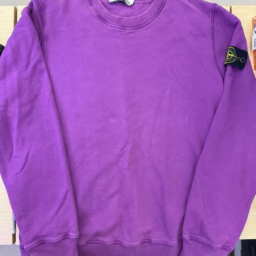 [BUNJANG] Stone Island 21FW Purple Crewneck Sweatshirt / [S]21FW 스톤아일랜드 퍼플 크루넥 맨투맨