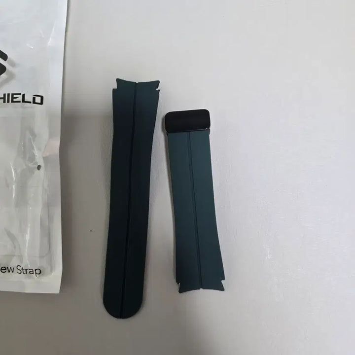 [BUNJANG] Galaxy Watch 6/5/4 Compatible Strap (Space Shield) / 갤럭시워치 6/5/4 호환 스트랩(전자기기  액세서리)