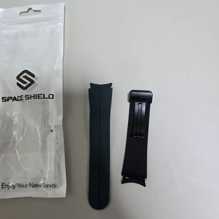 [BUNJANG] Galaxy Watch 6/5/4 Compatible Strap (Space Shield) / 갤럭시워치 6/5/4 호환 스트랩(전자기기  액세서리)