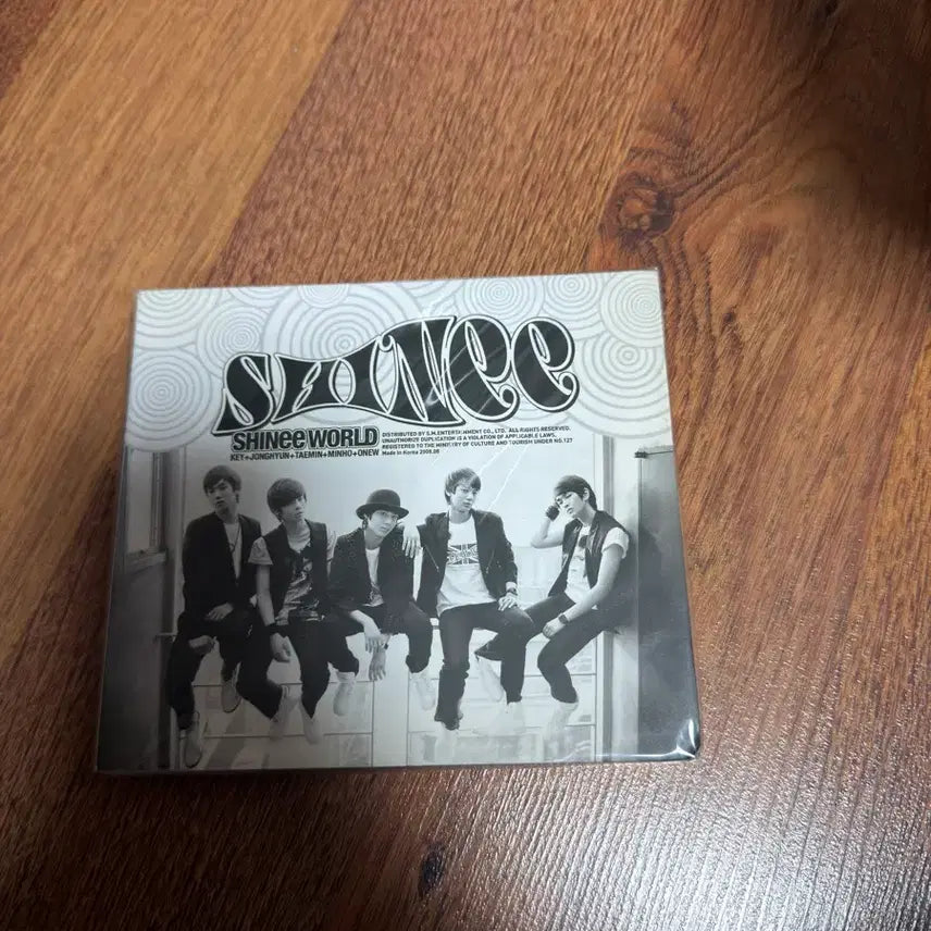 [BUNJANG] SHINee SHINee World Album (Unsealed) / [개봉/구성품X] 샤이니  / SHINee World 샤이니 월드 앨범