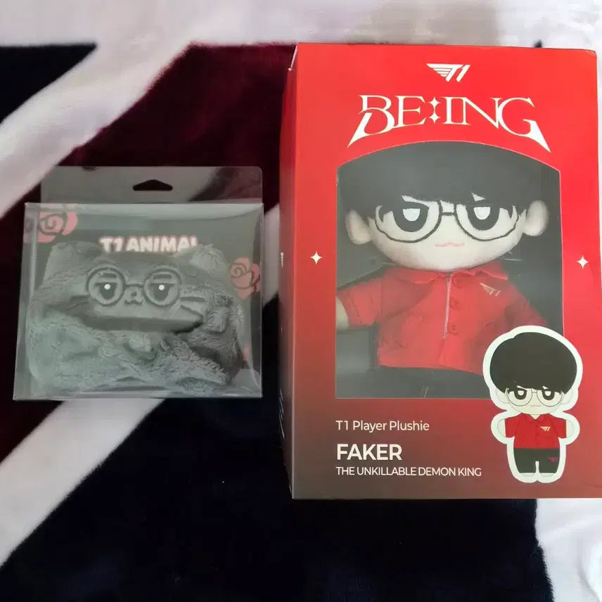 [BUNJANG] Faker T1 20cm Doll + Fan Light Stick Cover Bundle Set / 페이커 굿즈 일괄 판매(20cm 인형+응원봉 커버) 티원