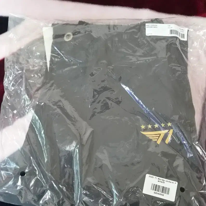 [BUNJANG] T1 2025 Worlds Uniform Pants Size S / (미개봉) 티원 2025 월즈 유니폼바지 S사이즈 판매