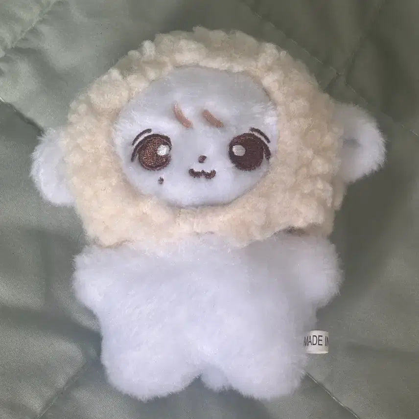 [BUNJANG] SEVENTEEN Jeonghan Honey 10cm Doll (Vanilla Hat Included) / 세븐틴 퐁하니  10cm 윤정한 정한  인형 (바닐라 모자포함)