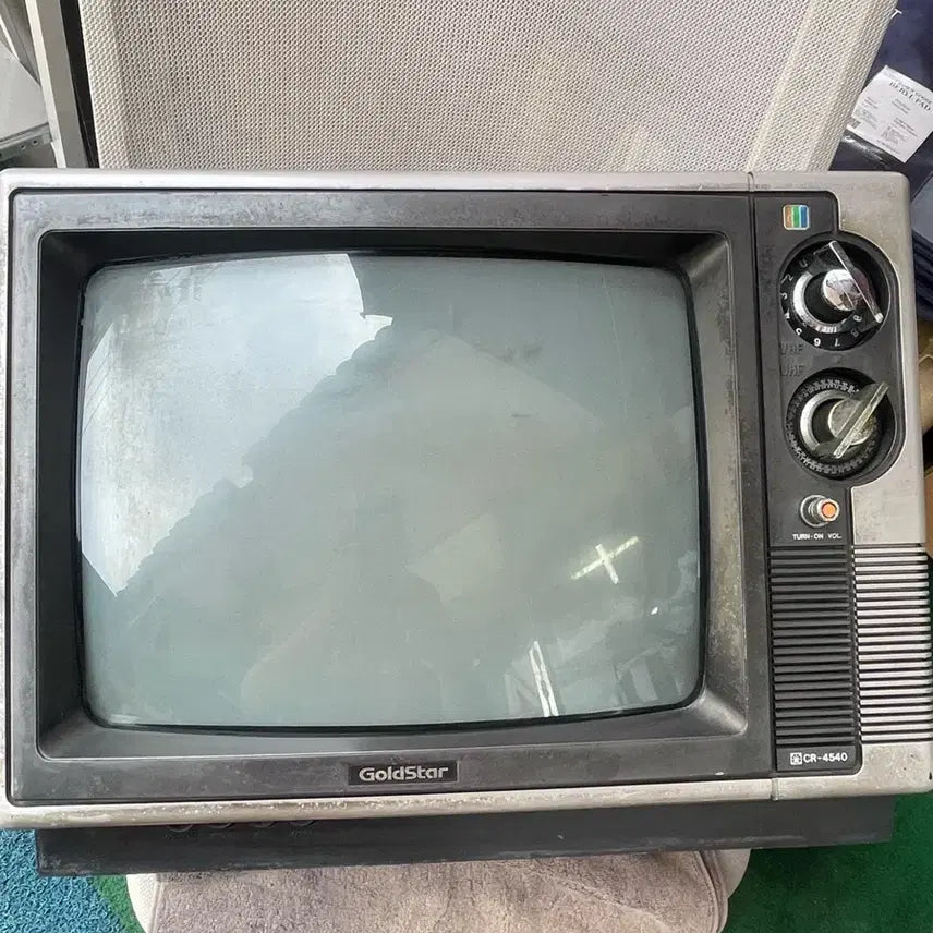 [BUNJANG] Goldstar Vintage Television (1988 Olympic Edition, CR-4540 Model) / 골드스타 빈티지 텔레비전 (88생산/올림픽에디션)