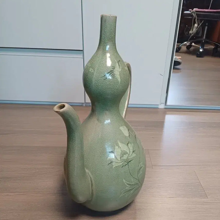 [BUNJANG] Goryeo Celadon Lotus Flower Teapot / 고려 청자 주전자