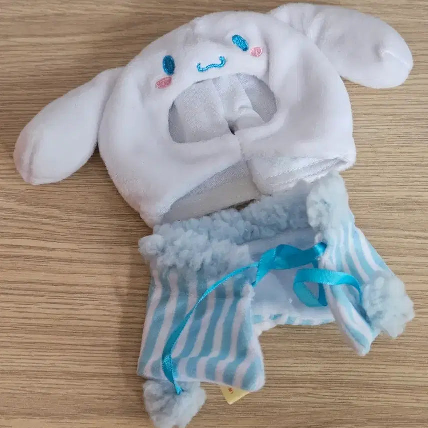 [BUNJANG] Sanrio Cinnamoroll Cape / Lightstick Cover S / 산리오 시나모롤 케이프 응원봉커버 S
