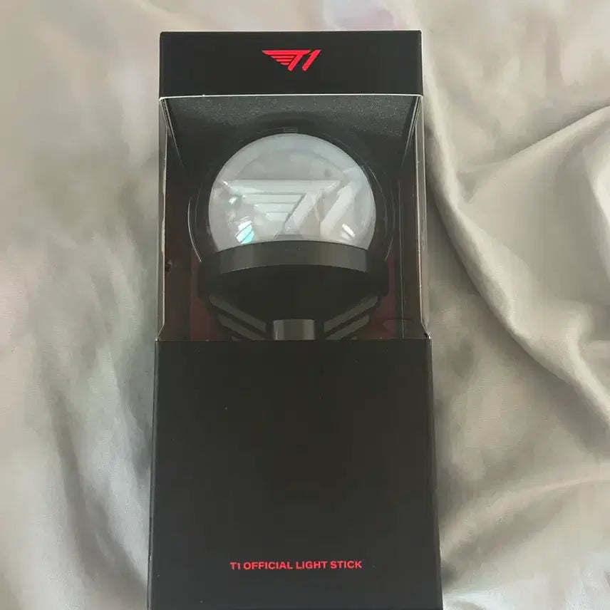 [BUNJANG] T1 Official Light Stick Unsealed / T1 공식 응원봉 라이트 스틱 미개봉 티원