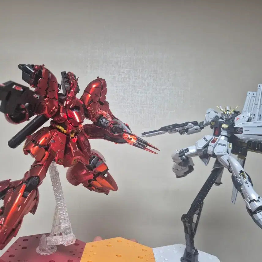 [SOLD OUT] rg 사자비 스페셜코팅+뉴 건담 티타늄피니쉬 조립품 일괄