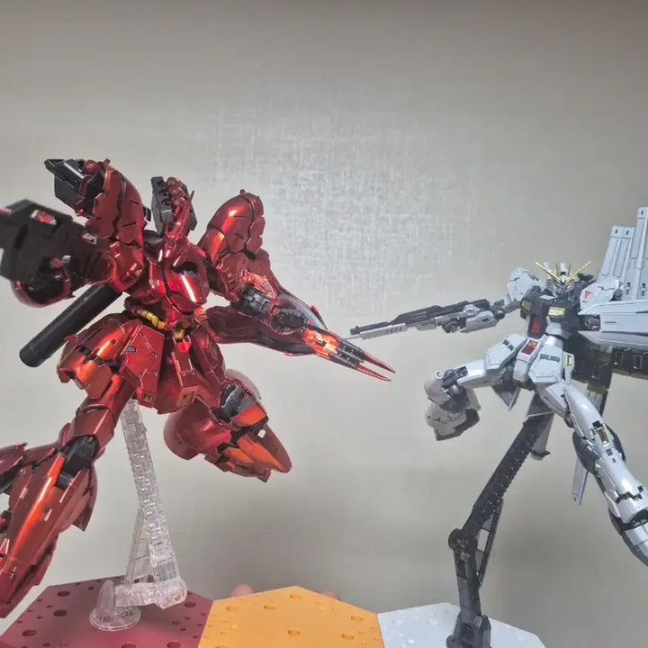 [SOLD OUT] rg 사자비 스페셜코팅+뉴 건담 티타늄피니쉬 조립품 일괄