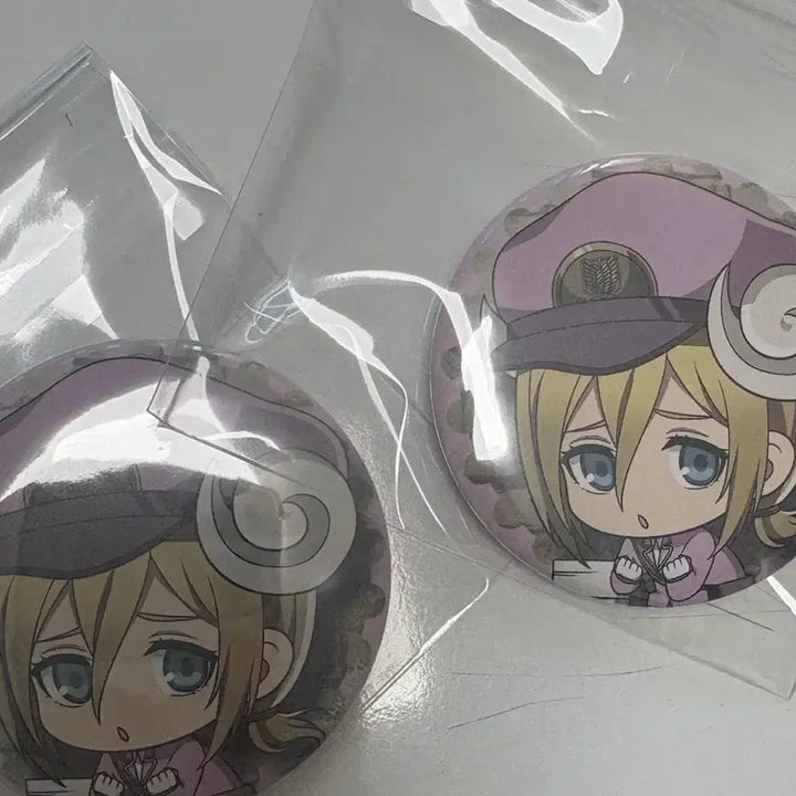 [BUNJANG] Attack on Titan Historia Can Badge / 진격의거인 히스토리아 캔벳지