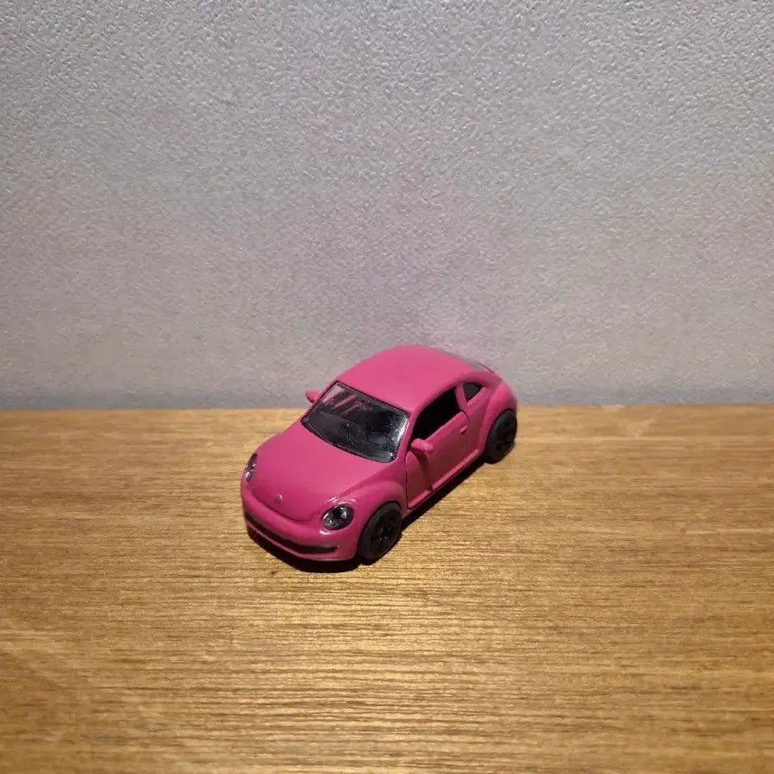 [BUNJANG] Siku Volkswagen The Beetle Mini Car - Pink Edition / 시쿠 폭스바겐 더 비틀 미니카- 핑크 에디션
