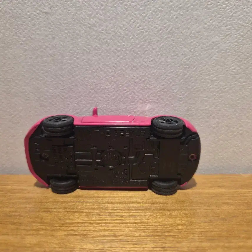 [BUNJANG] Siku Volkswagen The Beetle Mini Car - Pink Edition / 시쿠 폭스바겐 더 비틀 미니카- 핑크 에디션