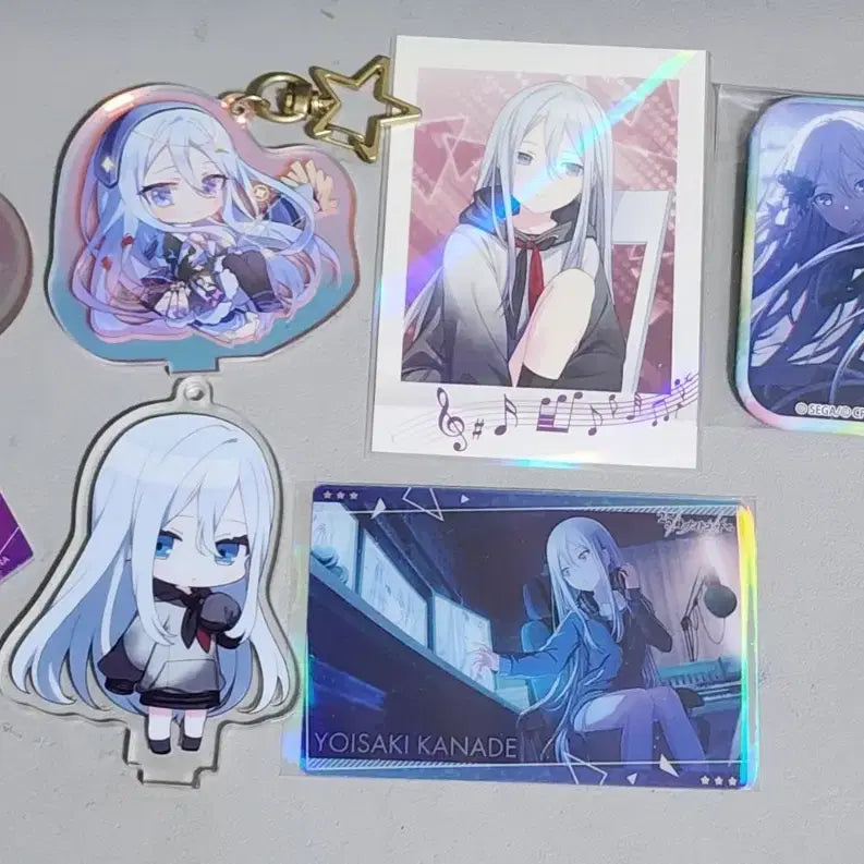 [BUNJANG] Kanade Yoisaki Goods Bundle - Keychain, Paper Goods, Can Badge / 요이사키 카나데 비공굿 공굿 키링, 지류, 캔뱃지 일괄 판매