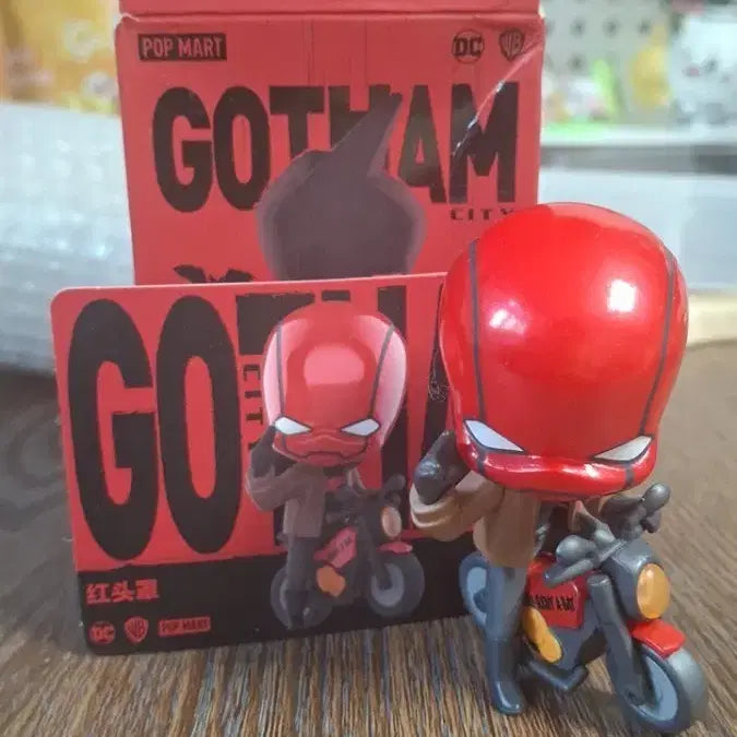 [BUNJANG] Pop Mart DC Comics Batman Gotham City Red Hood Figure / 팝마트 DC 코믹스 배트맨 고담시티 레드후드 피규어