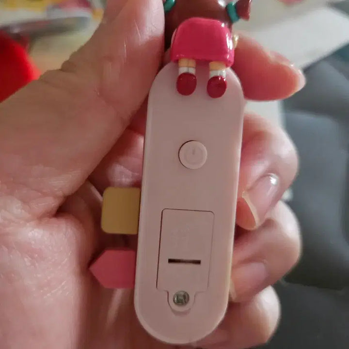 [BUNJANG] Crayon Shin-chan Yubi Signal Light Keychain (New) / 새제품 짱구는 못말려 유리 신호등 키링