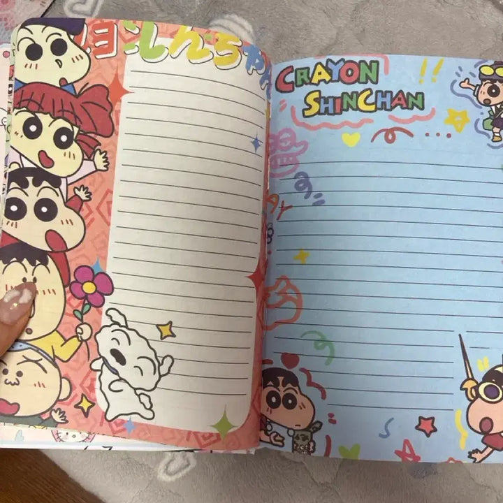 [BUNJANG] Crayon Shin-chan x Hello Kitty Collaboration Design Notebook / 짱구 헬로키티 콜라보 디자인 노트