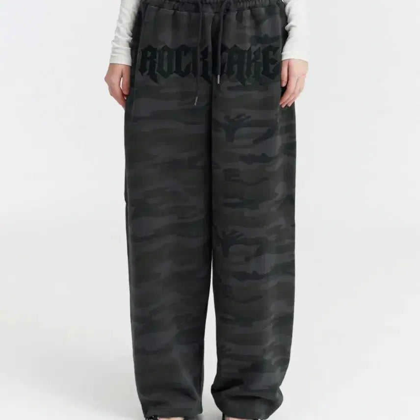 [SOLD OUT] 락케이크 카모 팬츠 메탈 그래픽 팬츠 블랙