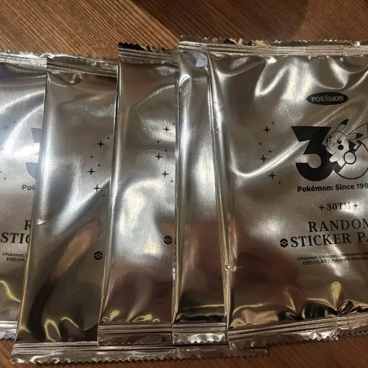 [SOLD OUT] 포켓몬 포켓몬스터 30주년 로고스티커 미개봉