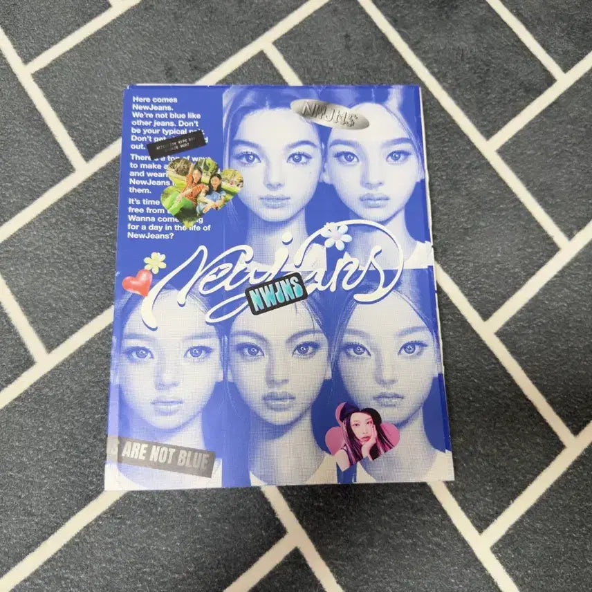 [BUNJANG] NewJeans Signed Album Attention 1st Album 5 Members / 뉴진스 싸인앨범 사인 블루북 어텐션 1집 5명 팬싸
