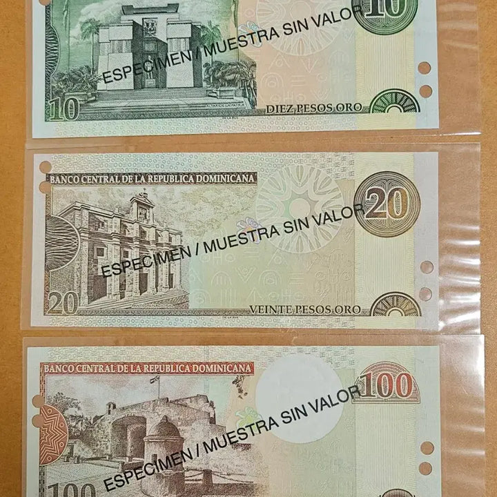 [BUNJANG] Dominican Republic Currency Set (10, 20, 100 Pesos) / 도미니카공화국 견양권 지폐 3장